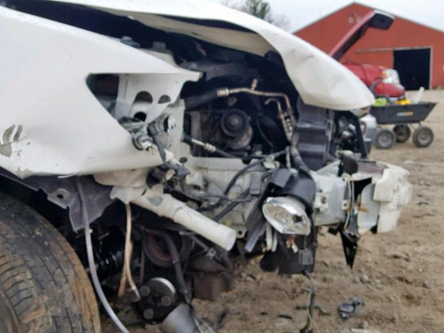 JM1CR2WL8A0363843 - 2010 MAZDA 5 WHITE photo 9