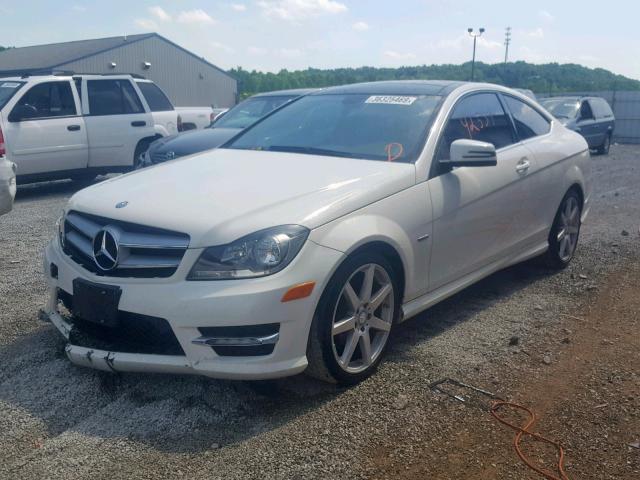 WDDGJ4HB9CF786817 - 2012 MERCEDES-BENZ C 250 WHITE photo 2