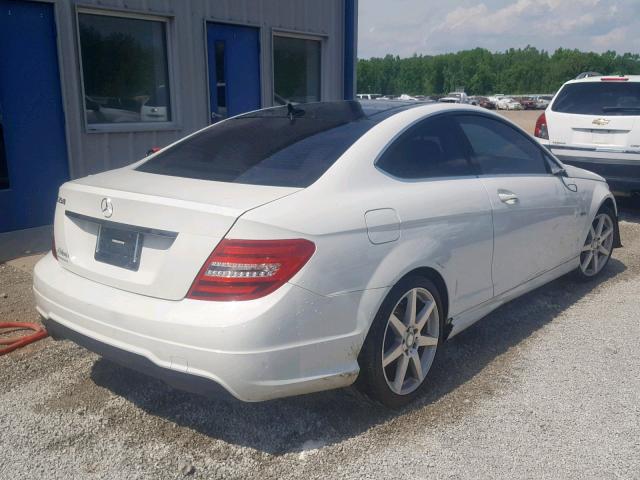 WDDGJ4HB9CF786817 - 2012 MERCEDES-BENZ C 250 WHITE photo 4