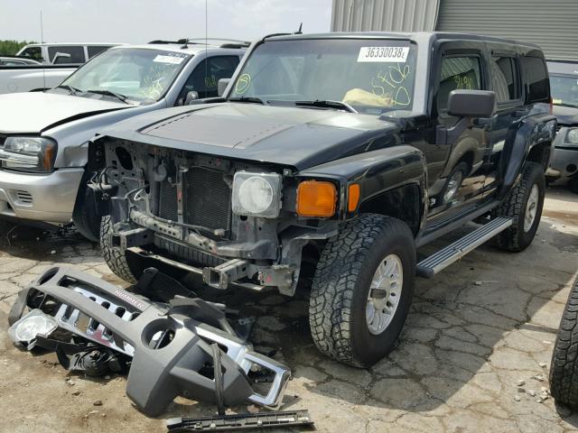 5GTDN136068143400 - 2006 HUMMER H3 BLACK photo 2