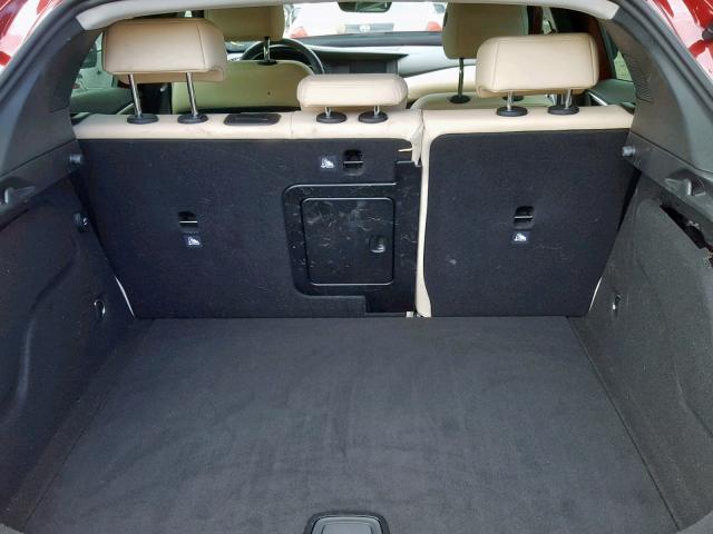 SJKCH5CP1JA043847 - 2018 INFINITI QX30 BASE RED photo 9