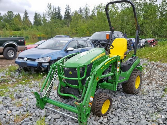 1LV1025RCHJ145984 - 2018 JOHN DEERE TRACTOR GREEN photo 2