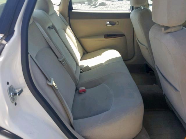 2G4WC582761300664 - 2006 BUICK LACROSSE C WHITE photo 6