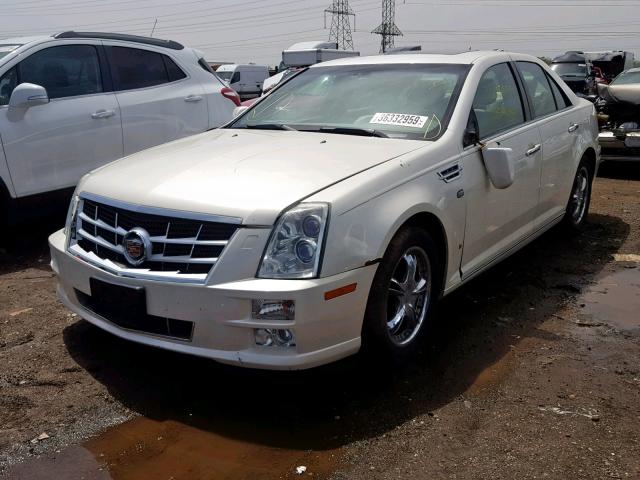 1G6DW67V180112793 - 2008 CADILLAC STS WHITE photo 2