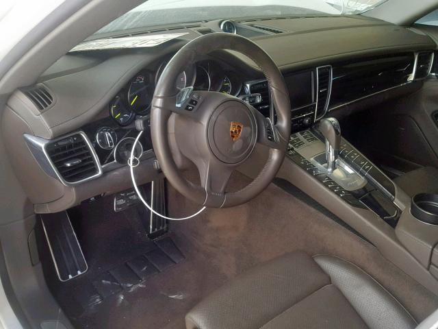 WP0AD2A75GL041264 - 2016 PORSCHE PANAMERA S WHITE photo 9