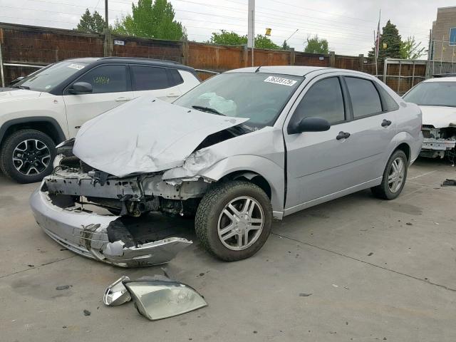 1FAFP34N87W169015 - 2007 FORD FOCUS ZX4 SILVER photo 2