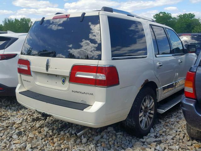 5LMFU28577LJ21880 - 2007 LINCOLN NAVIGATOR 白色 照片 4