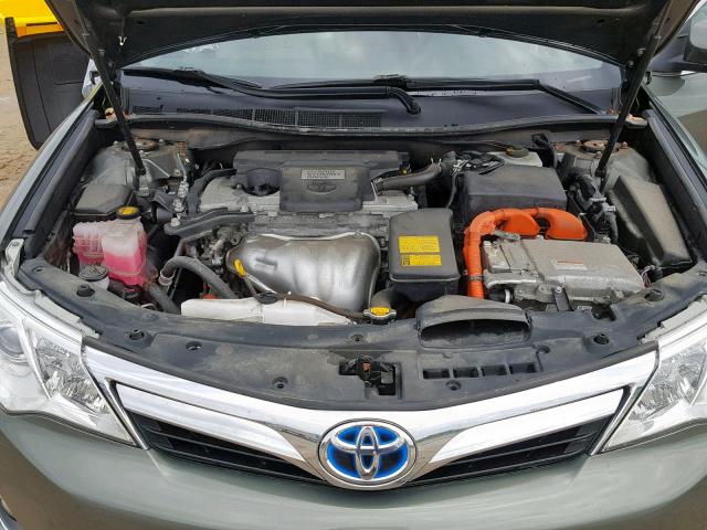 4T1BD1FK8DU067256 - 2013 TOYOTA CAMRY HYBR GREEN photo 7