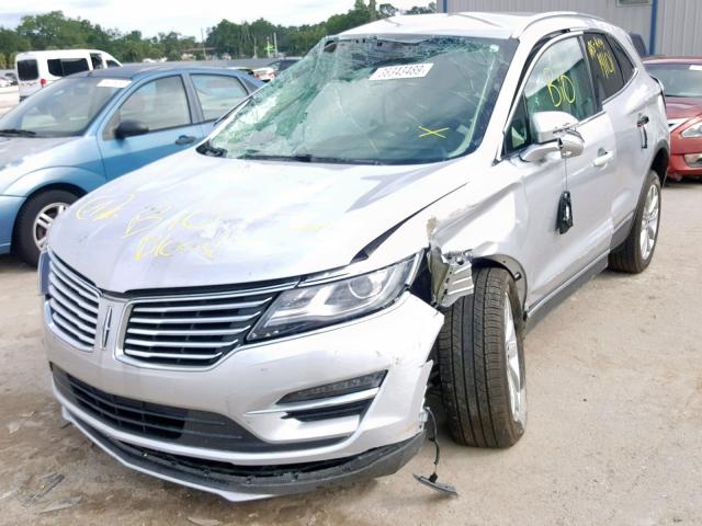 5LMCJ2C95HUL71670 - 2017 LINCOLN MKC SELECT SILVER photo 2