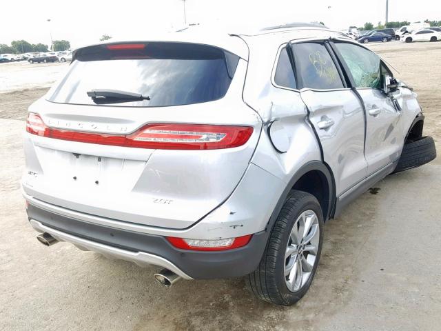 5LMCJ2C95HUL71670 - 2017 LINCOLN MKC SELECT SILVER photo 4