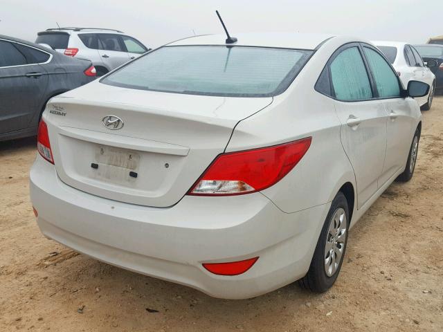 KMHCT4AE8GU094486 - 2016 HYUNDAI ACCENT SE WHITE photo 4