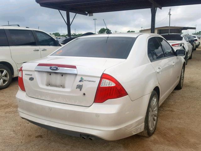 3FADP0L3XCR269359 - 2012 FORD FUSION HYB WHITE photo 4