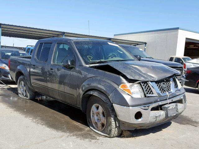 1N6AD07U28C415698 - 2008 NISSAN FRONTIER C SILVER photo 1