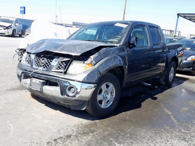 1N6AD07U28C415698 - 2008 NISSAN FRONTIER C SILVER photo 2