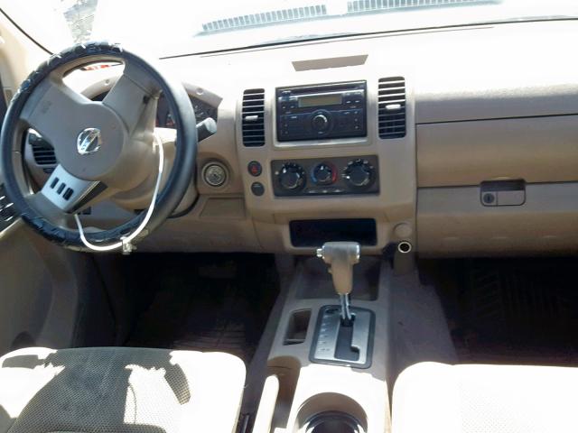 1N6AD07U28C415698 - 2008 NISSAN FRONTIER C SILVER photo 9