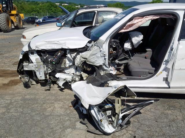 1G11B5SA3GF114253 - 2016 CHEVROLET MALIBU LIM 白色 照片 9