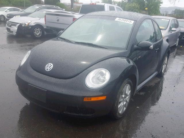 3VWPG3AGXAM023904 - 2010 VOLKSWAGEN NEW BEETLE შავი ფოტო 2