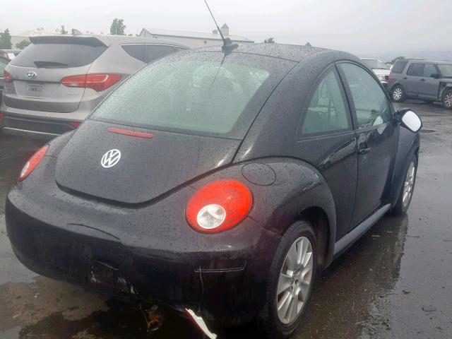 3VWPG3AGXAM023904 - 2010 VOLKSWAGEN NEW BEETLE შავი ფოტო 4