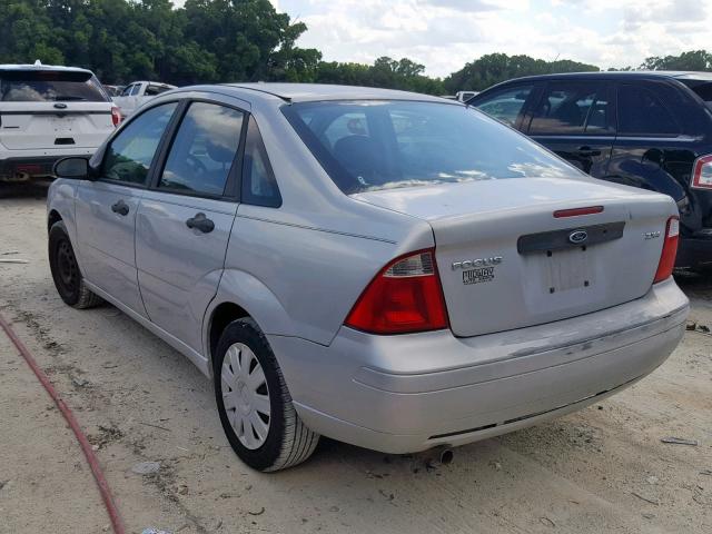 1FAFP34N76W224679 - 2006 FORD FOCUS ZX4 SILVER photo 3