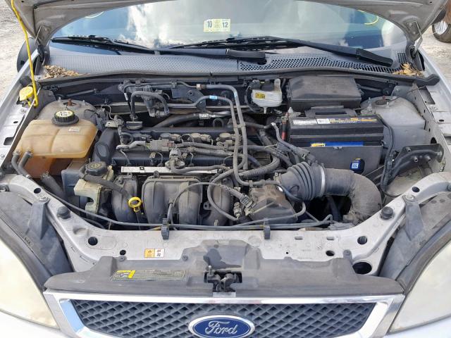 1FAFP34N76W224679 - 2006 FORD FOCUS ZX4 SILVER photo 7