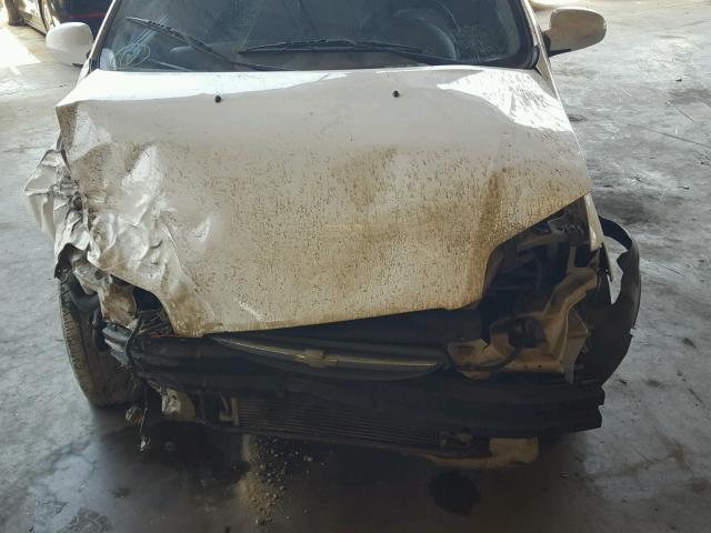 KL1TD56616B590417 - 2006 CHEVROLET AVEO BASE Ақ фото 7