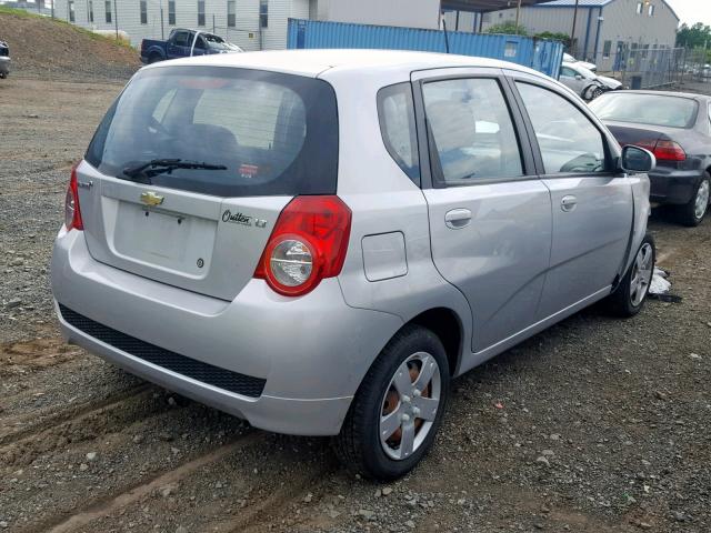 KL1TD66E09B301349 - 2009 CHEVROLET AVEO LS SILVER photo 4