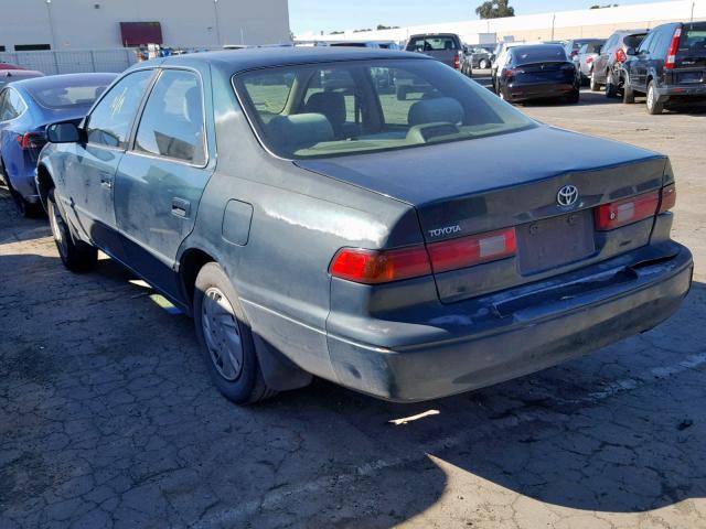 JT2BG22KXW0216163 - 1998 TOYOTA CAMRY CE GREEN photo 3