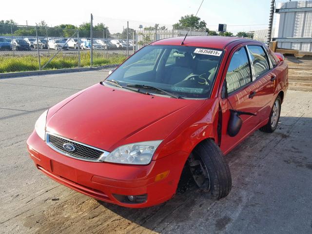 1FAHP34N37W128896 - 2007 FORD FOCUS ZX4 RED photo 2