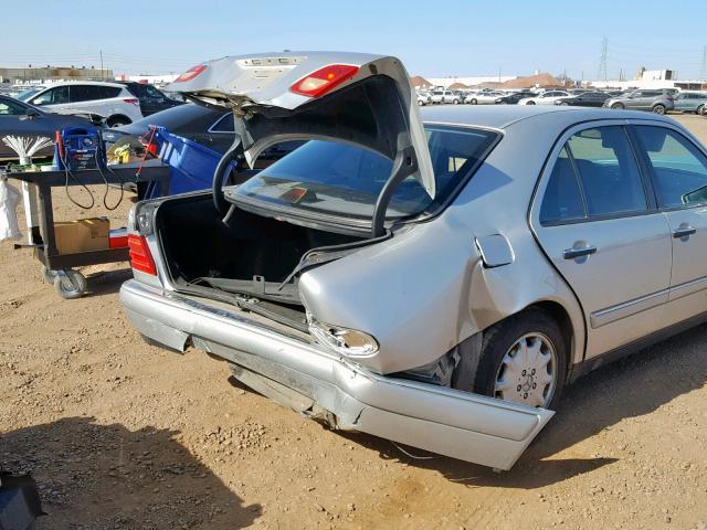 WDBJF65F0WA457847 - 1998 MERCEDES-BENZ E 320 SILVER photo 9