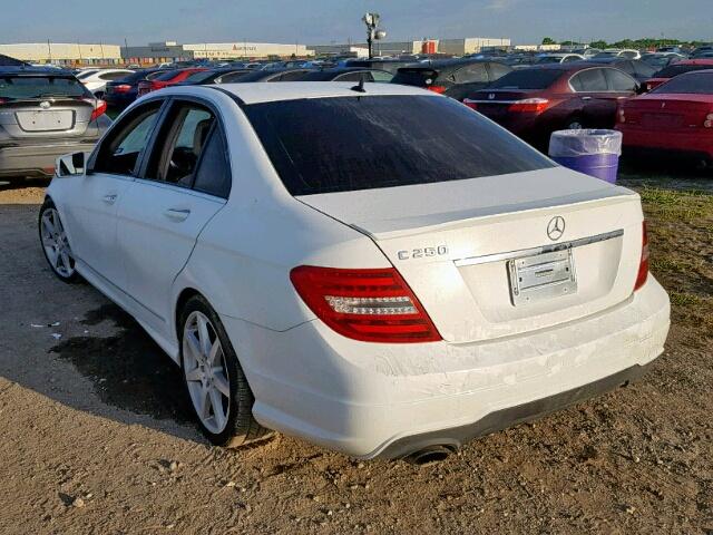 WDDGF4HB1DR268041 - 2013 MERCEDES-BENZ C 250 WHITE photo 3