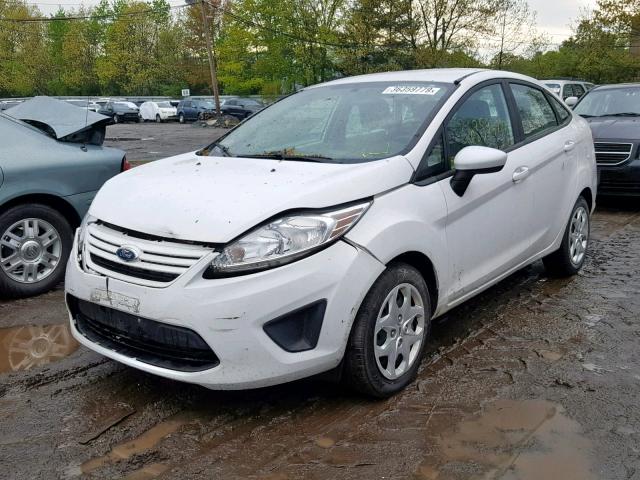 3FADP4AJ3CM139719 - 2012 FORD FIESTA S WHITE photo 2