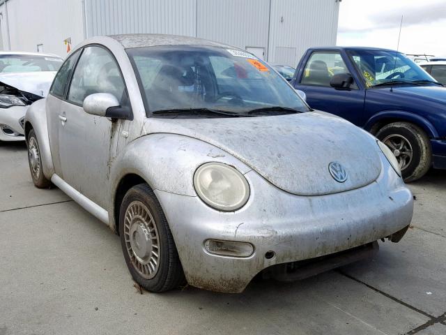 3VWBK21C11M477085 - 2001 VOLKSWAGEN NEW BEETLE 银色 照片 1