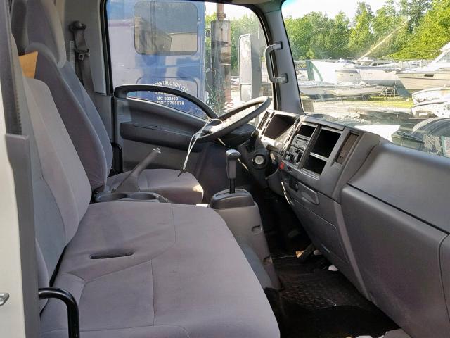 54DB4W1B5GS801890 - 2016 ISUZU NPR WHITE photo 5