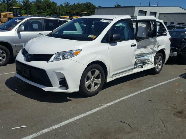 5TDZZ3DC8JS919276 - 2018 TOYOTA SIENNA L WHITE photo 2