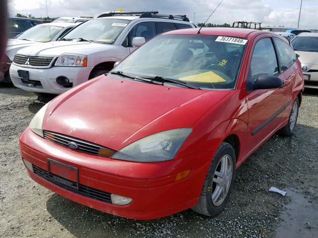 3FAFP31304R126855 - 2004 FORD FOCUS ZX3 RED photo 2