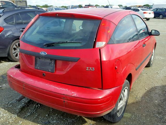 3FAFP31304R126855 - 2004 FORD FOCUS ZX3 RED photo 4