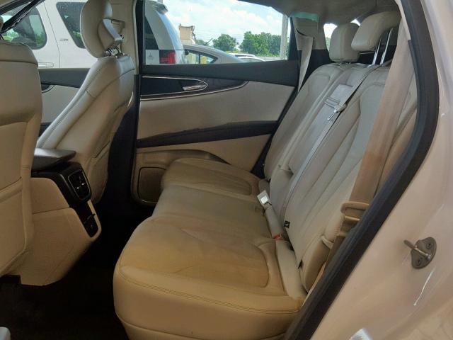 2LMPJ6LR2HBL47087 - 2017 LINCOLN MKX RESERV WHITE photo 6