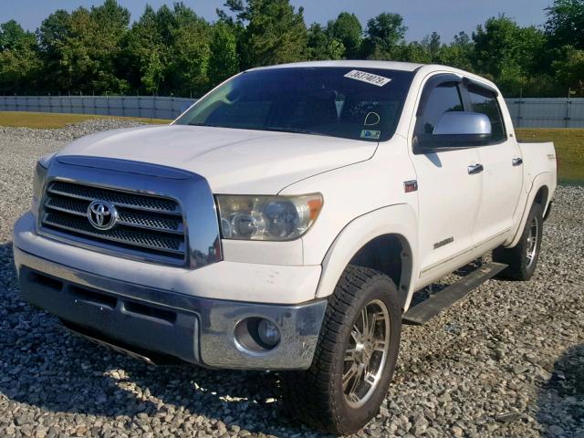 5TBDV541X7S476307 - 2007 TOYOTA TUNDRA CRE WHITE photo 2