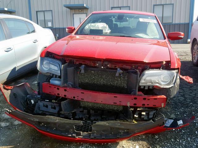 2C3CCAGGXGH329215 - 2016 CHRYSLER 300 S RED photo 9
