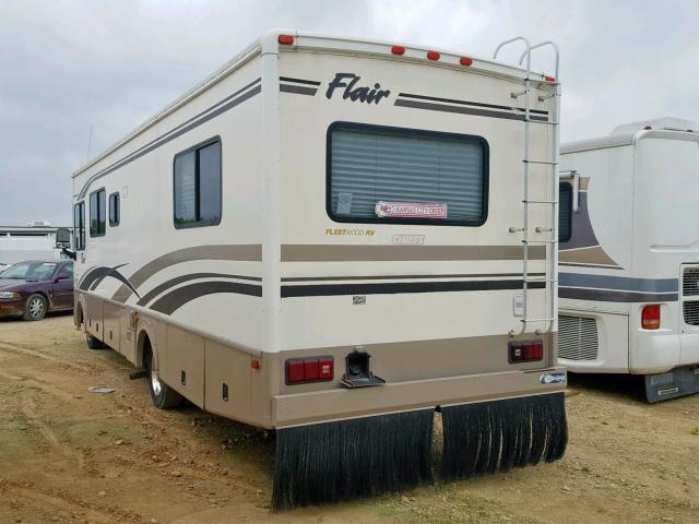 5B4LP57G823355692 - 2002 WORKHORSE CUSTOM CHASSIS MOTORHOME BEIGE photo 3