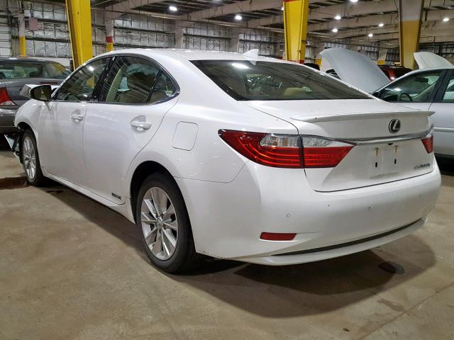 JTHBW1GG0F2094201 - 2015 LEXUS ES 300H WHITE photo 3