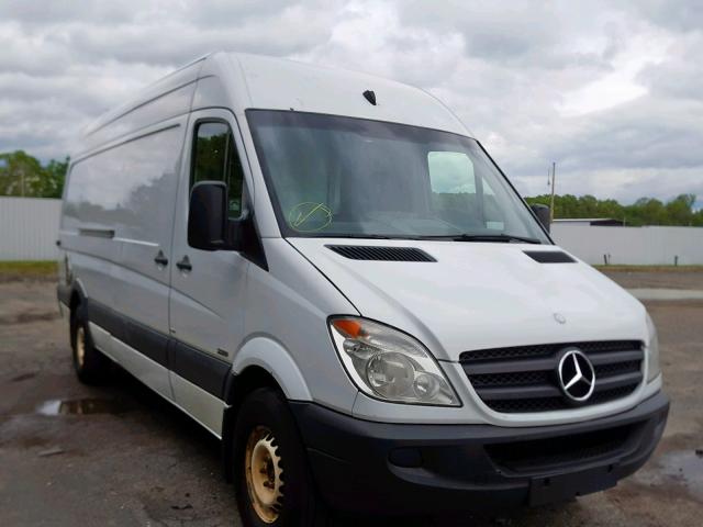 WD3PE8CB0B5570270 - 2011 MERCEDES-BENZ SPRINTER 2 WHITE photo 1