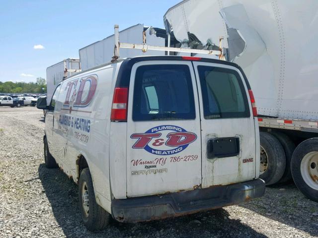 1GTHG39U441240335 - 2004 GMC SAVANA G35 WHITE photo 3