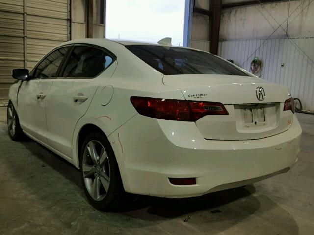 19VDE1F77DE003562 - 2013 ACURA ILX 20 TEC WHITE photo 3