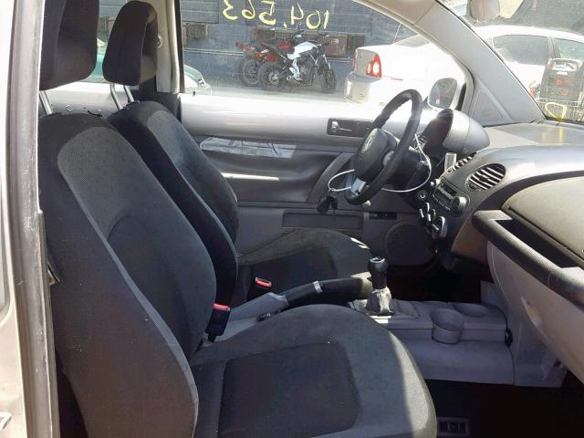 3VWBT21C11M410595 - 2001 VOLKSWAGEN NEW BEETLE ნაცრისფერი ფოტო 5