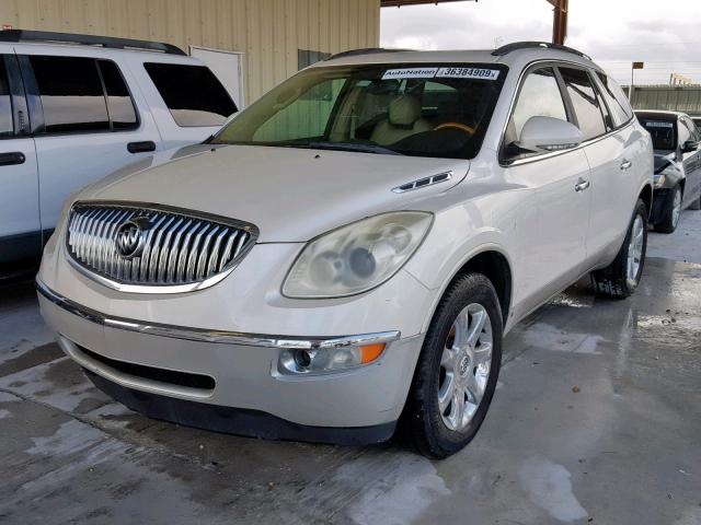 5GAER23788J104730 - 2008 BUICK ENCLAVE CX WHITE photo 2
