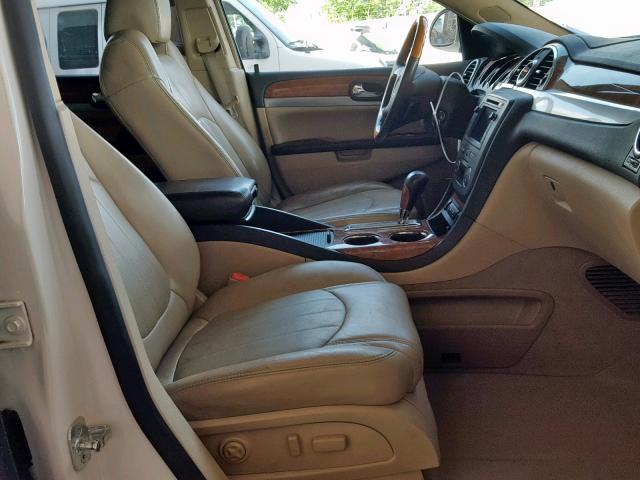 5GAER23788J104730 - 2008 BUICK ENCLAVE CX WHITE photo 5