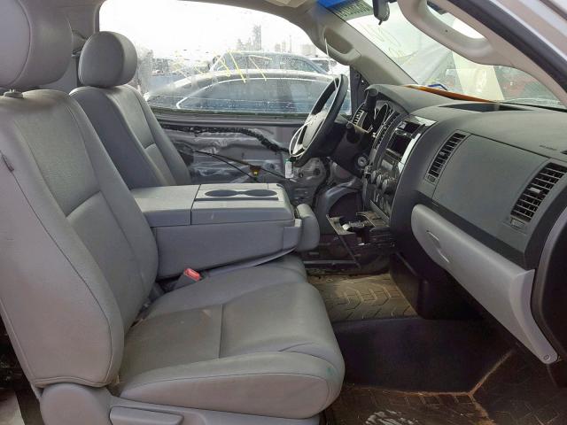 5TFLU5F10AX021180 - 2010 TOYOTA TUNDRA SILVER photo 5