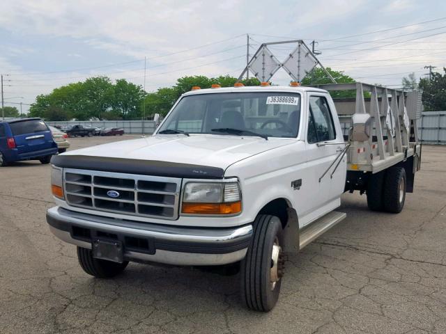 1FDLF47F8VEB92674 - 1997 FORD F SUPER DU WHITE photo 2