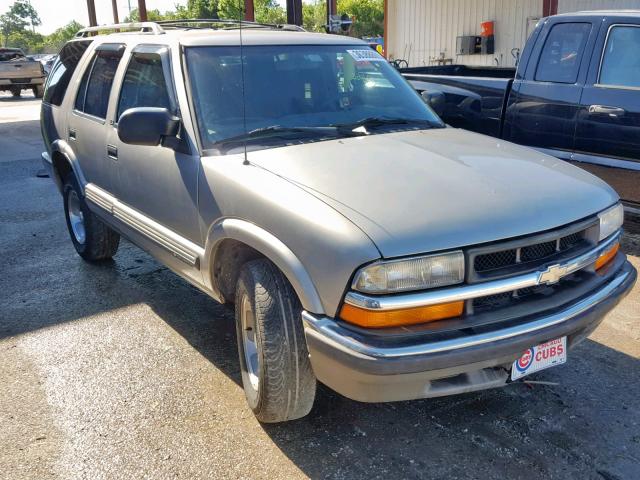 1GNCS13W9Y2364650 - 2000 CHEVROLET BLAZER SILVER photo 1